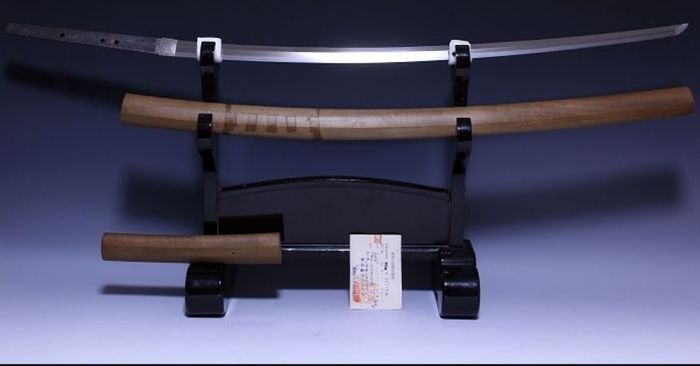 Tachi en shirasaya periodo Edo con prueba de corte