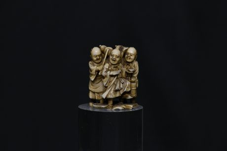 Okimono festivity men ivory