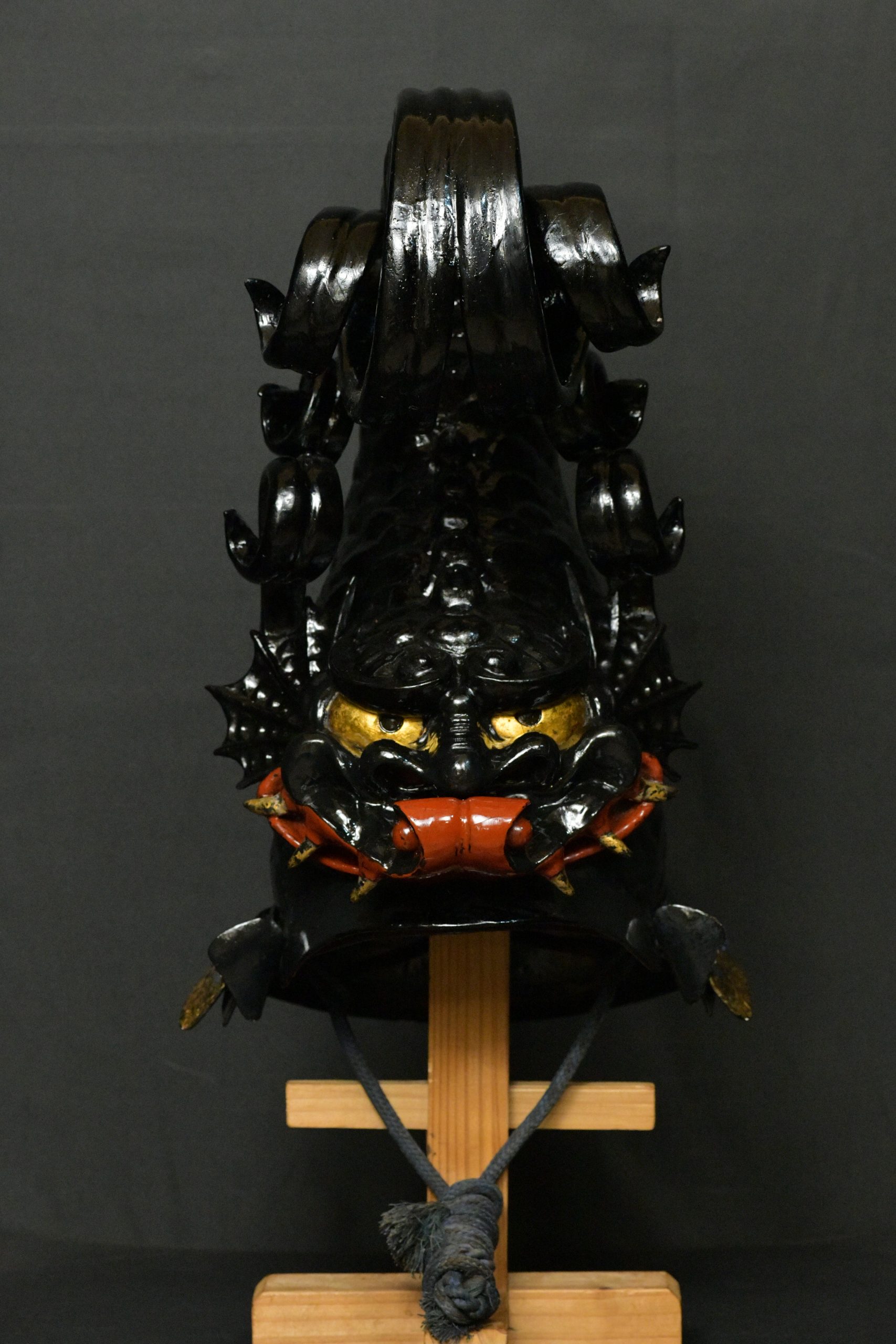 Kawari Kabuto Shachihoko
